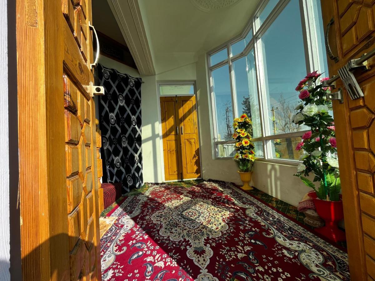 Everest Guest House Gulmarg Exterior foto