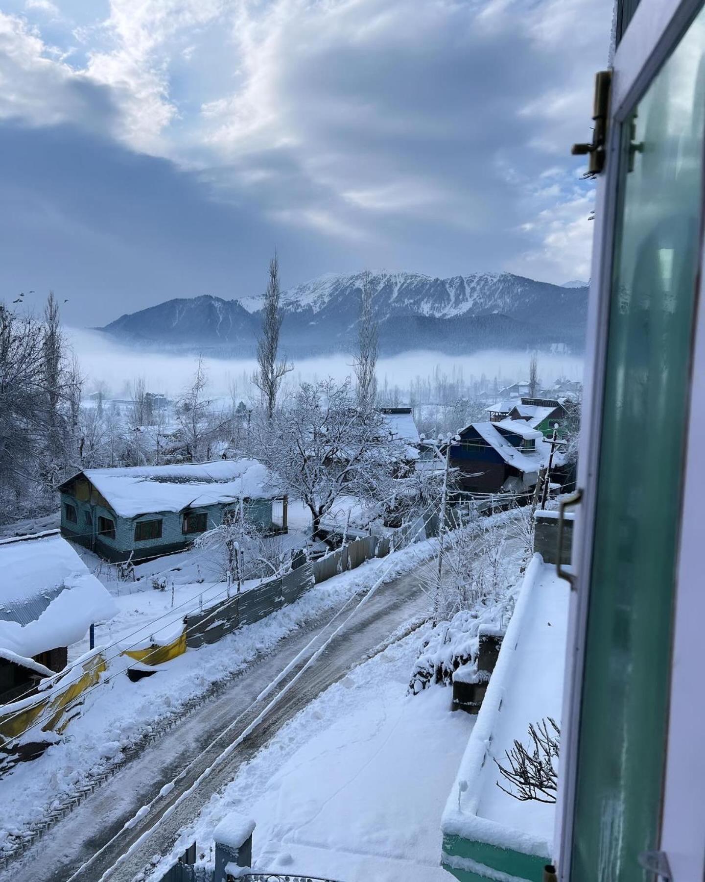 Everest Guest House Gulmarg Exterior foto