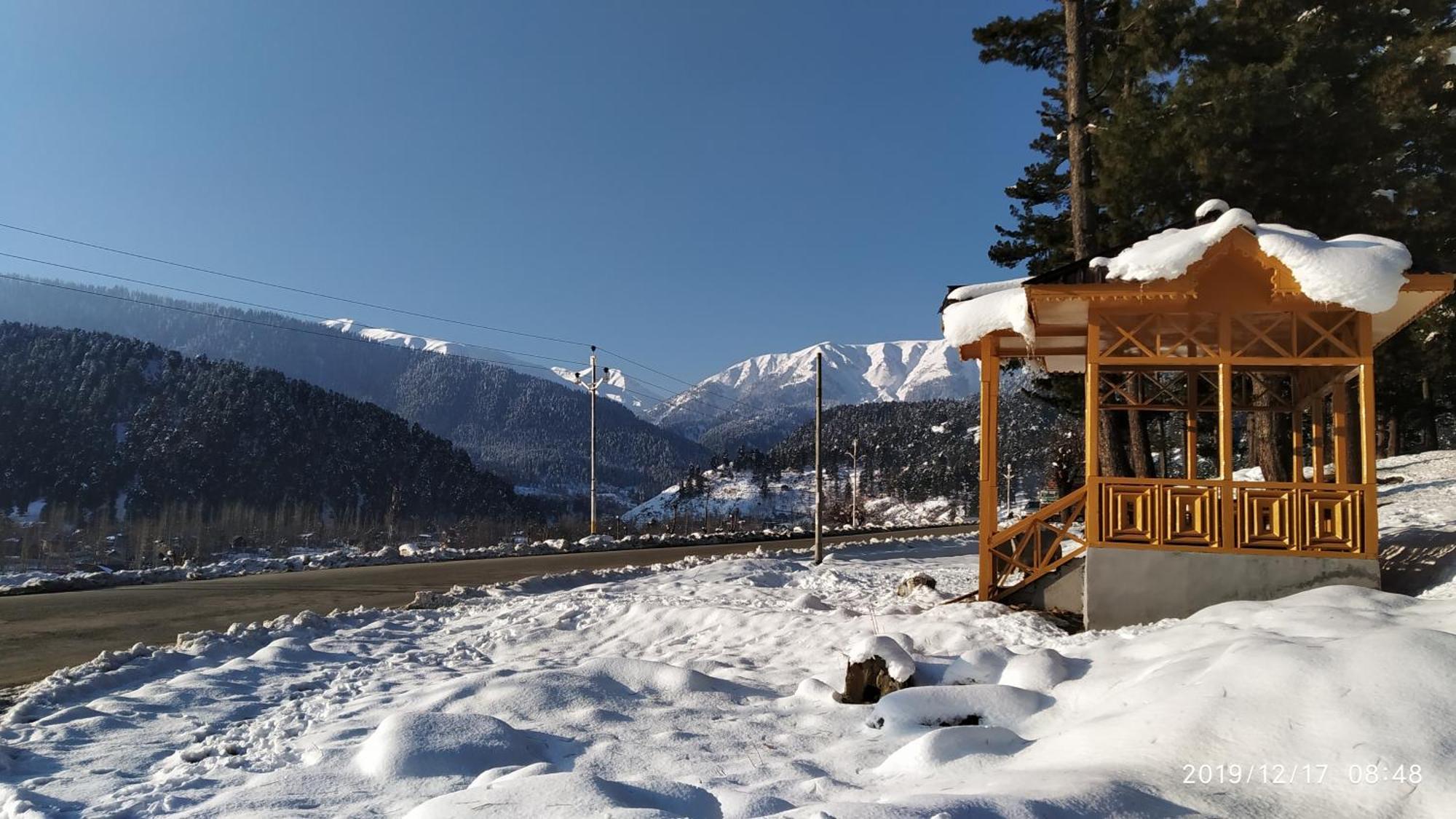 Everest Guest House Gulmarg Exterior foto
